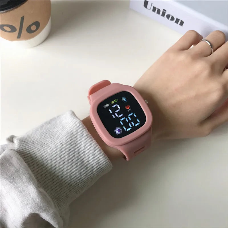 Orologio elettronico per lo sport all'aria Nuovo orologio digitale a led Cinturino in silicone Orologi da polso per studenti non intelligenti per donne e uomini all'ingrosso