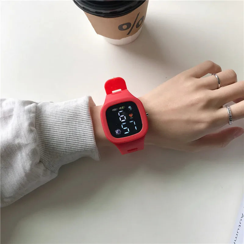 Orologio elettronico per lo sport all'aria Nuovo orologio digitale a led Cinturino in silicone Orologi da polso per studenti non intelligenti per donne e uomini all'ingrosso